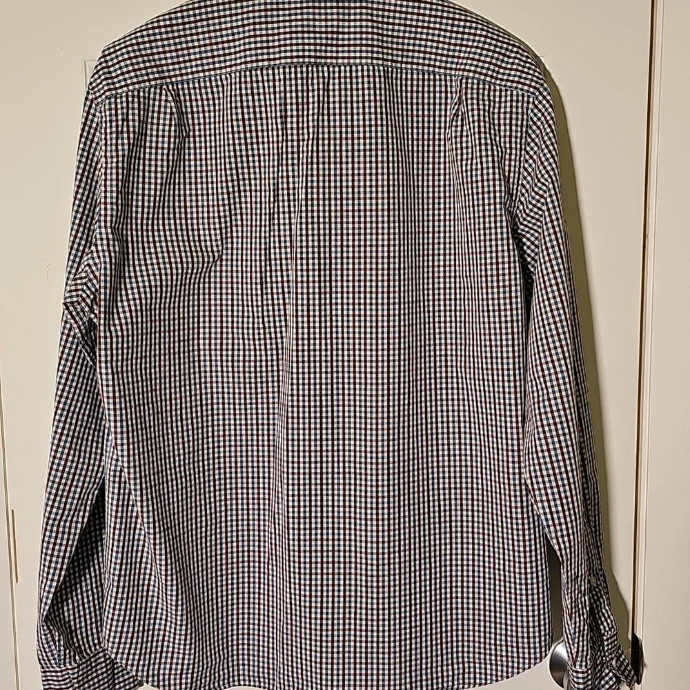 J.Crew Mens Shirt Button Down. Size Large. Burgundy/blue And White‎ Checks.